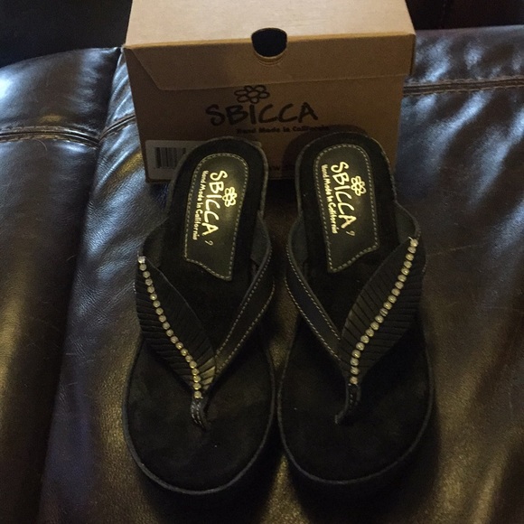 Wedge Sandals - Picture 3 of 4